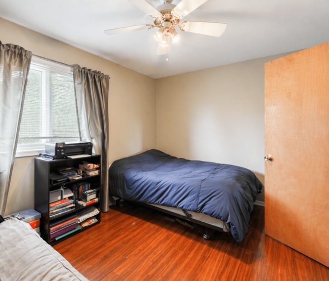 Photo du bâtiment - Kendra Street Apartments