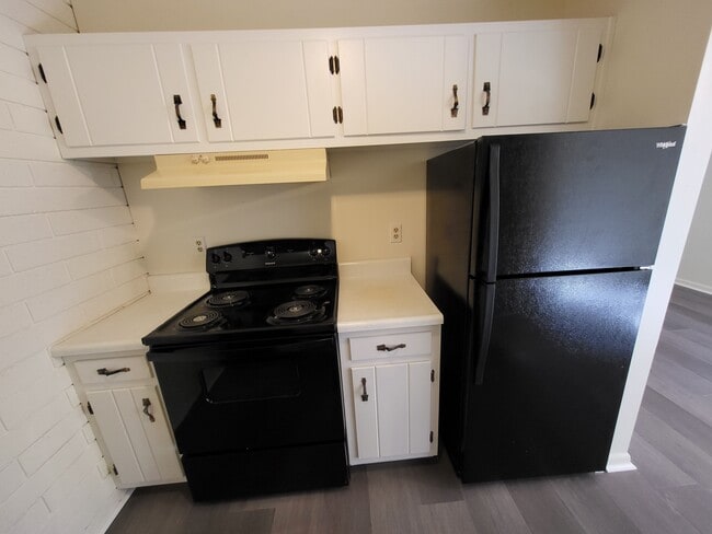 Building Photo - 1090 Peggy Dr