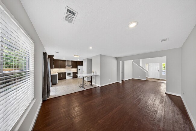 Foto del edificio - 7243 River Pines Dr