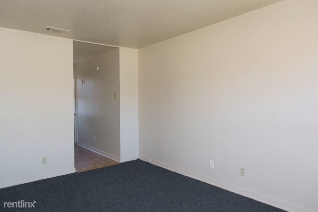 Building Photo - 2 br, 1 bath Apartment - 522 SOUTH LEGGETT