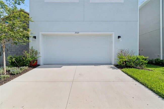 Foto del edificio - 2021 Amelia Bay Pl