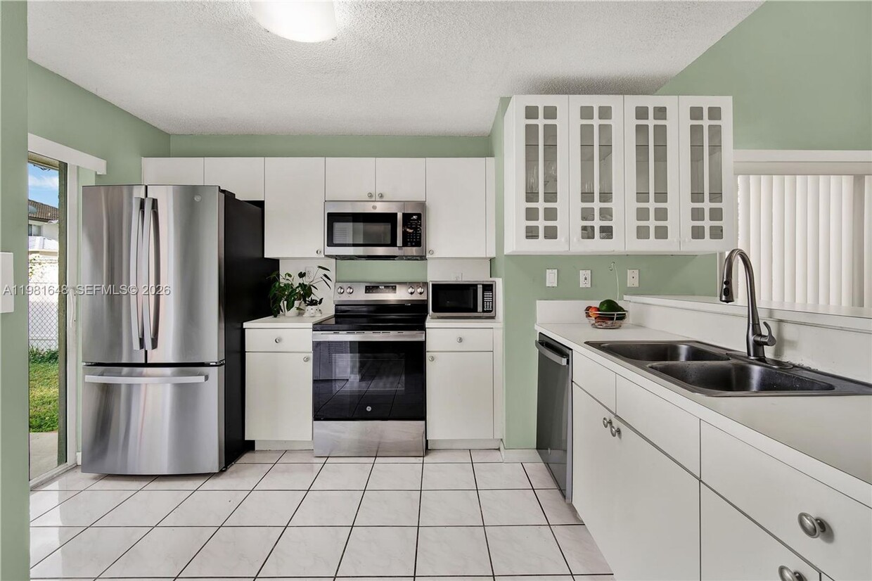Photo - 14138 SW 164th Terrace, Miami, FL 33177