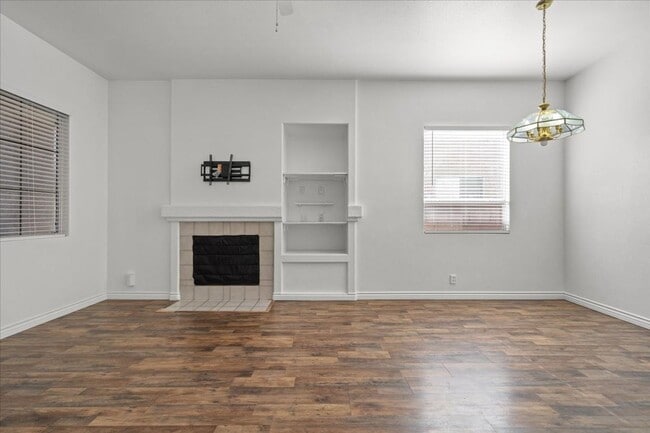 Building Photo - Single Story 3 Bedroom Home with Open Concept