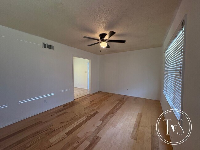 Building Photo - RATE DROP ALERT (was $2000/month) and FALL...