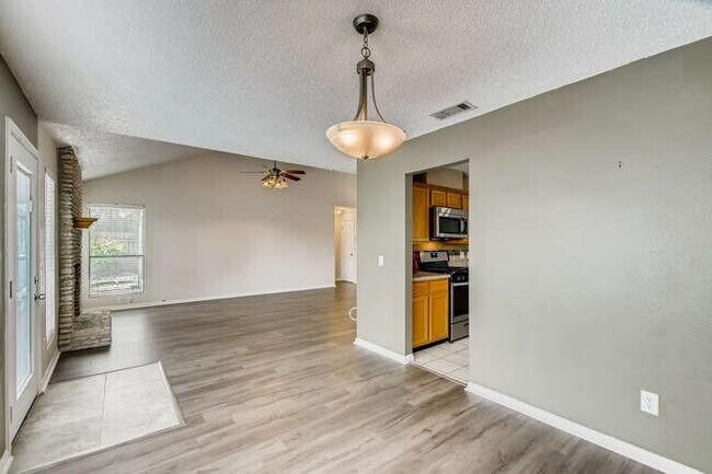 Building Photo - 2201 Warfield Way