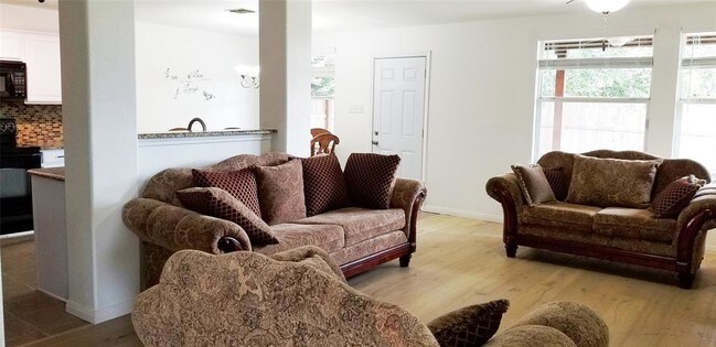 Foto del edificio - 13000 Cowper Dr