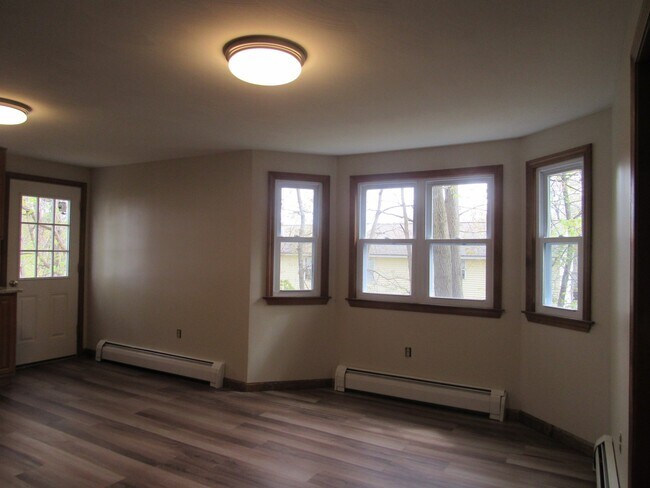 Foto del edificio - Dracut Beautifully renovated Townhouse for Rent!