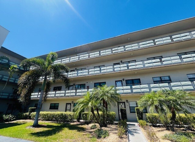 Foto del edificio - 6080 80th St N