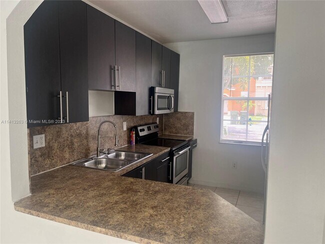 Foto del edificio - 761 SE 2nd St
