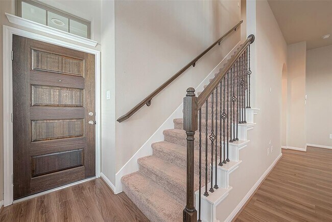Foto del edificio - 8700 Laurel Crest Dr