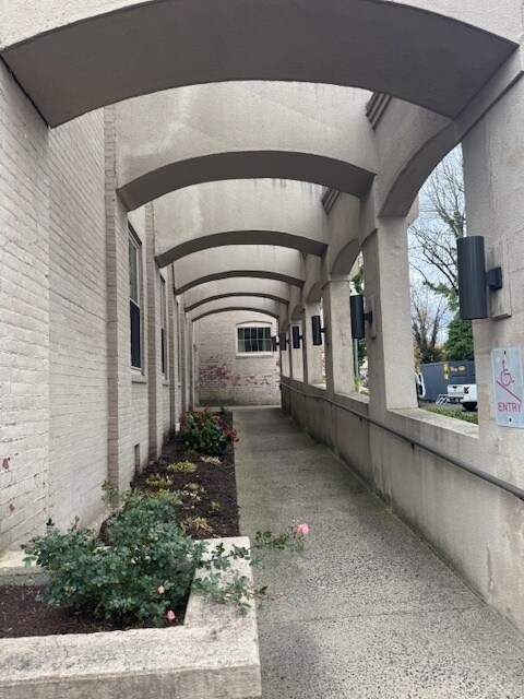 Building Photo - 146 High St