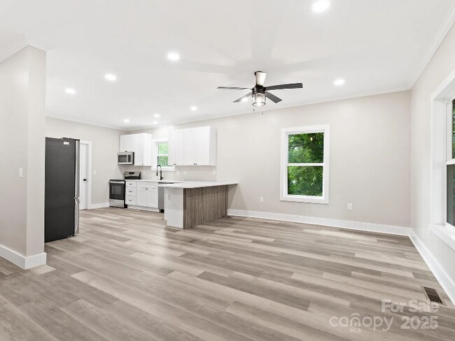 Foto del edificio - 123 Edwards Ave