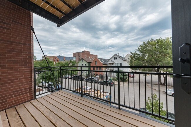 Foto del edificio - 1220 N Bosworth Ave