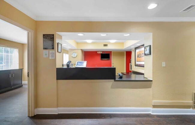 Building Photo - Furnished Studio-Jacksonville - Baymeadows