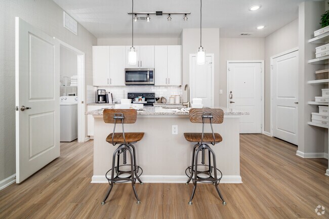 2 habitaciones, 2 baños, 1070 pies cuadrados, cocina con encimeras de superficie dura - Citadel at Westpointe