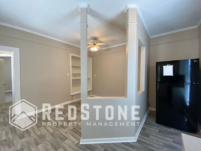 Building Photo - 411 Oneida St