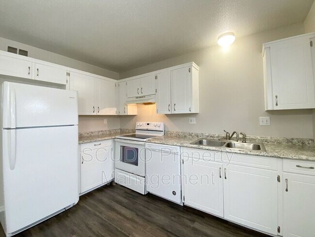 Foto del edificio - 5832 NW Walnut Ct