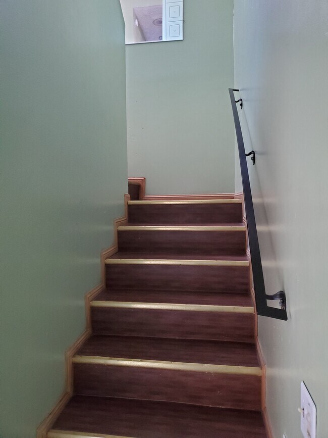 Entry Stairs - 16561 Leffingwell Rd