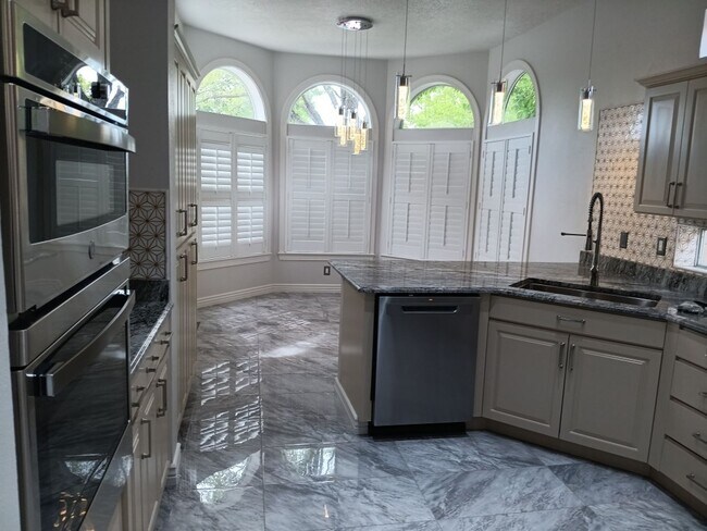 Foto del edificio - 3 Bedroom, 2 Bathroom Home! Schedule a Showing Soon!