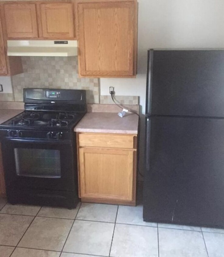 Building Photo - 3BR, 2BA 1450 sq ft home in nice HOA commu...