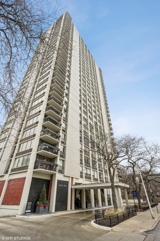Primary Photo - 1455 N Sandburg Terrace