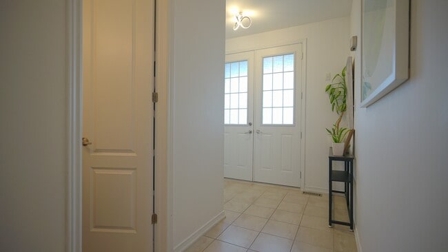 Building Photo - 2068 Gibson St