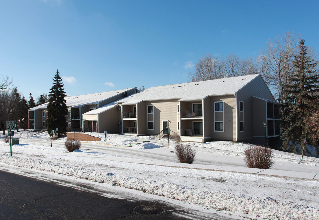 Primary Photo - Valley Wood Apartments