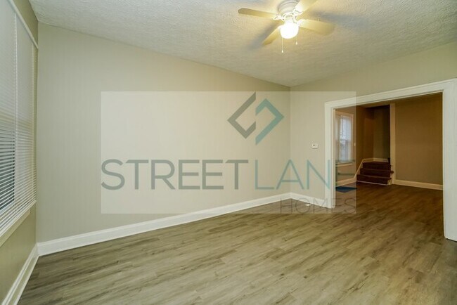 Building Photo - REDUCED! - Now offering FREE first full mo...