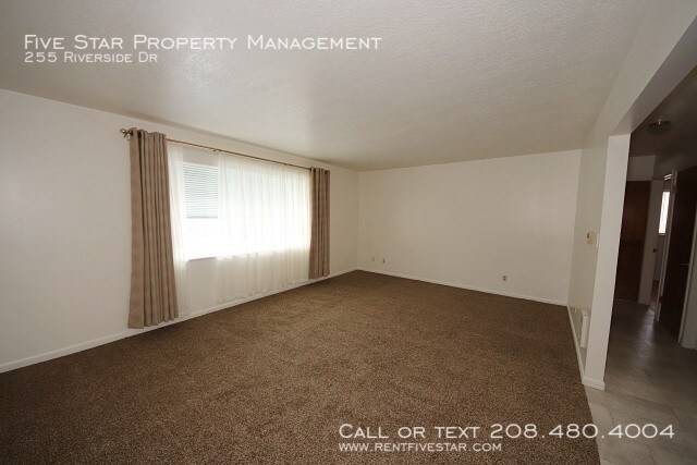 Building Photo - 255 Riverside Dr
