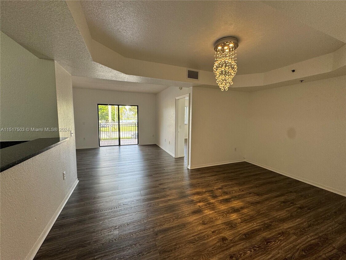 9300 Fontainebleau Blvd Unit E201, Miami, FL 33172 Condo for Rent in