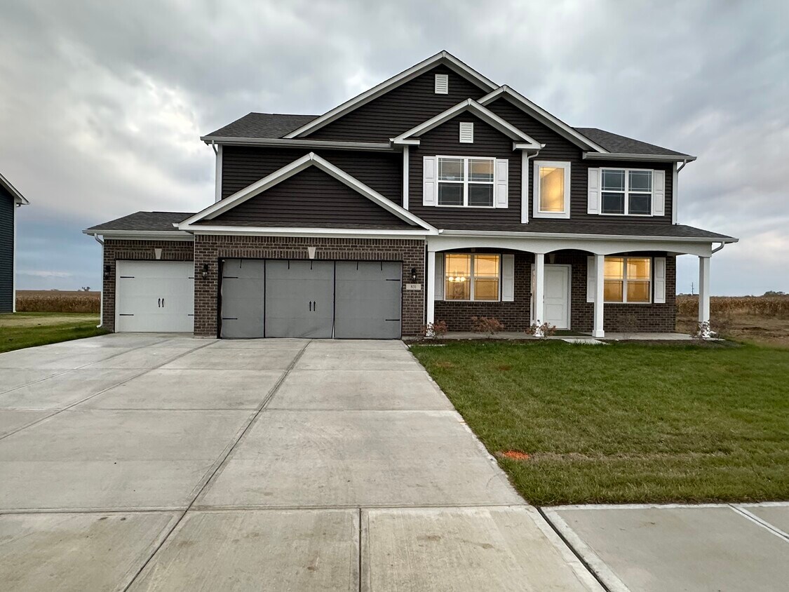 831 Blaine Dr, Whiteland, IN 46184 House Rental in Whiteland, IN