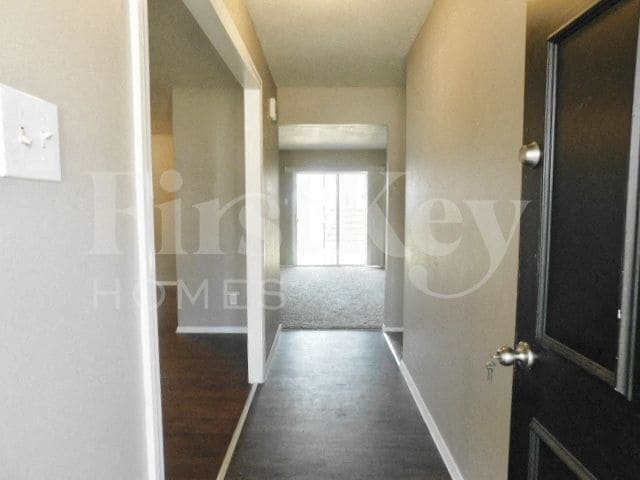 Building Photo - 2030 E Humes Ln