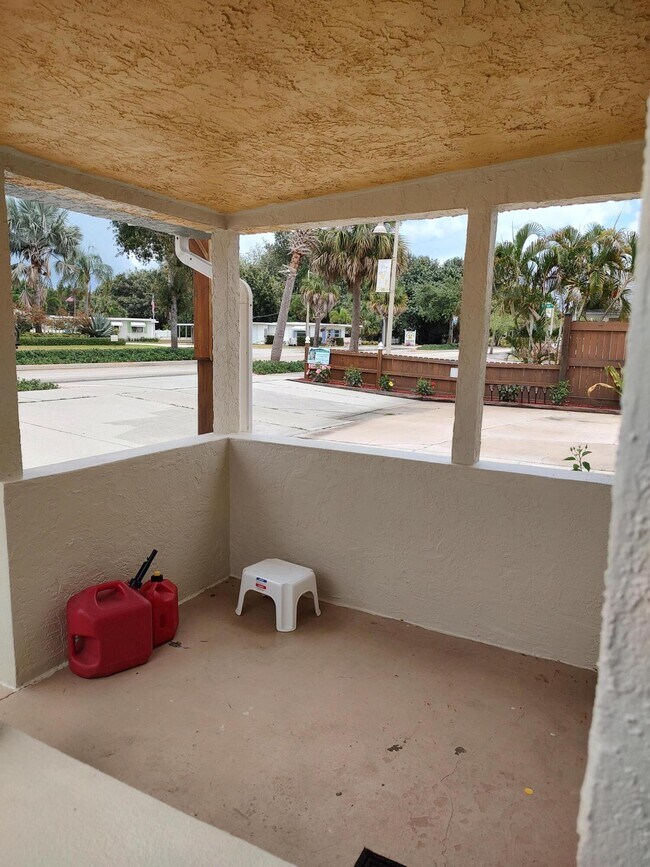 Foto del edificio - 1330 NE Dixie Hwy
