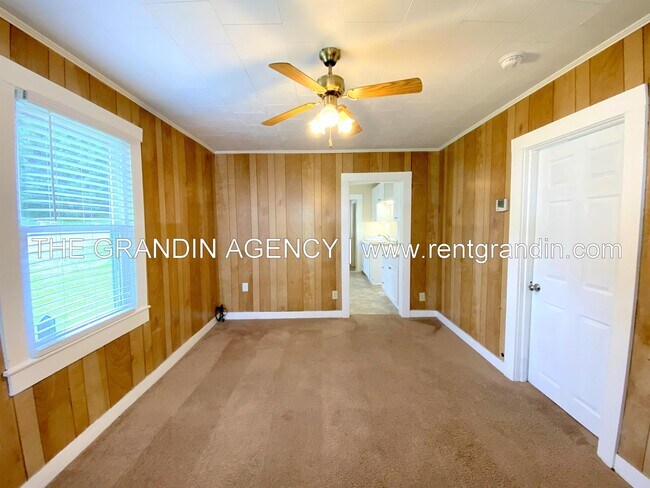 Foto del edificio - 1234 Buena Vista Blvd SE