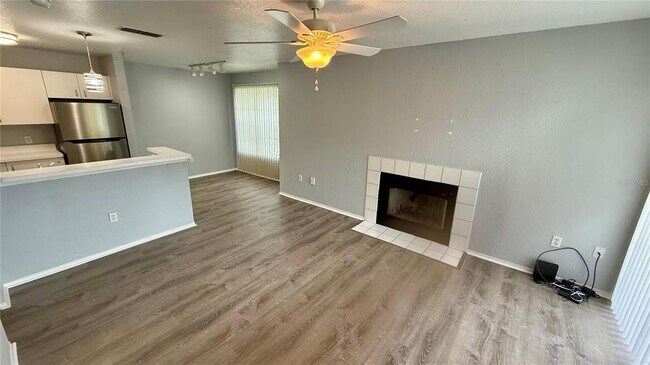 Building Photo - 850 S Tamiami Trl