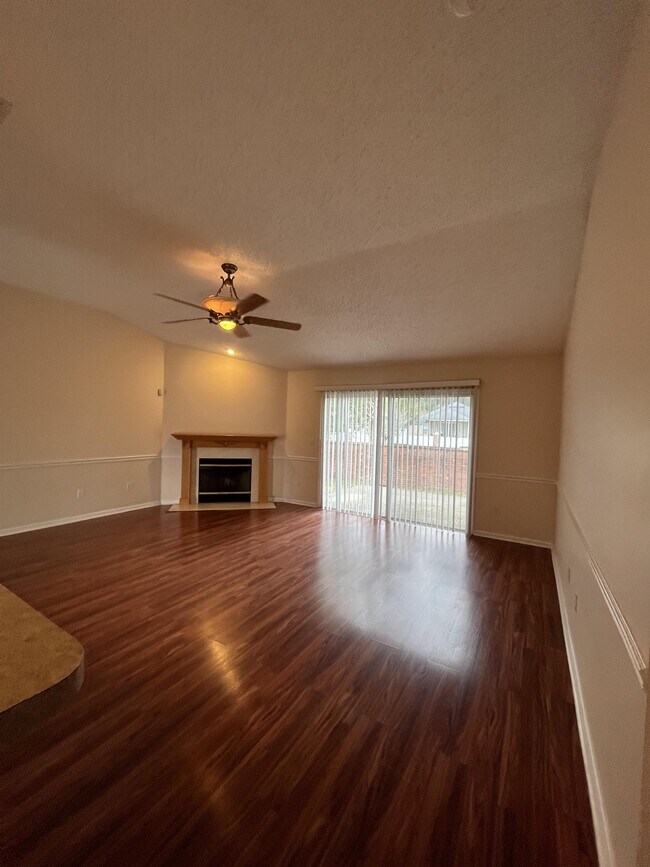 Foto del edificio - 254 Ridgewick Dr S