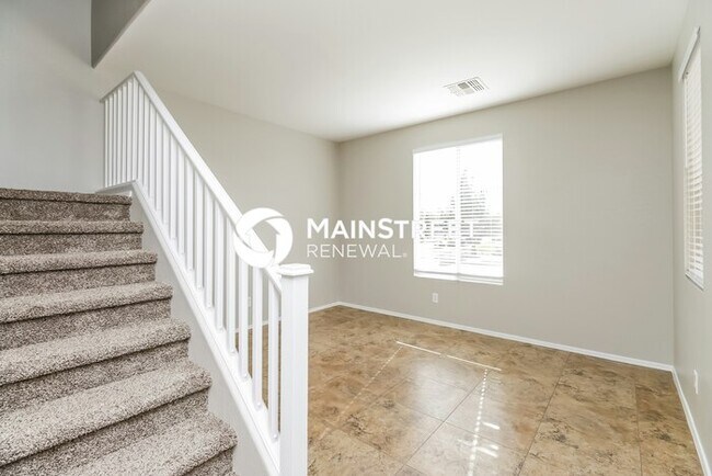 Building Photo - 4 Bedroom Pet-Friendly Home in Phoenix, AZ...
