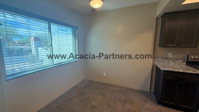 Foto del edificio - Three bedroom townhome with community pool