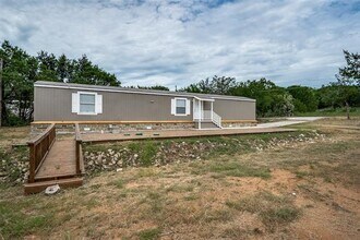 Building Photo - 706 Hedgerow Trail