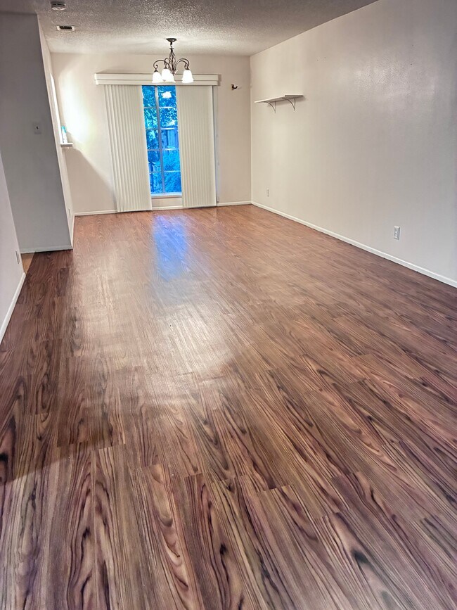 Foto del edificio - 10919 Whisper Valley St