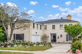 Building Photo - 234 S Roxbury Dr
