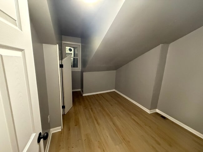 Building Photo - updated 4 bedroom 2.5 Bathroom house for rent