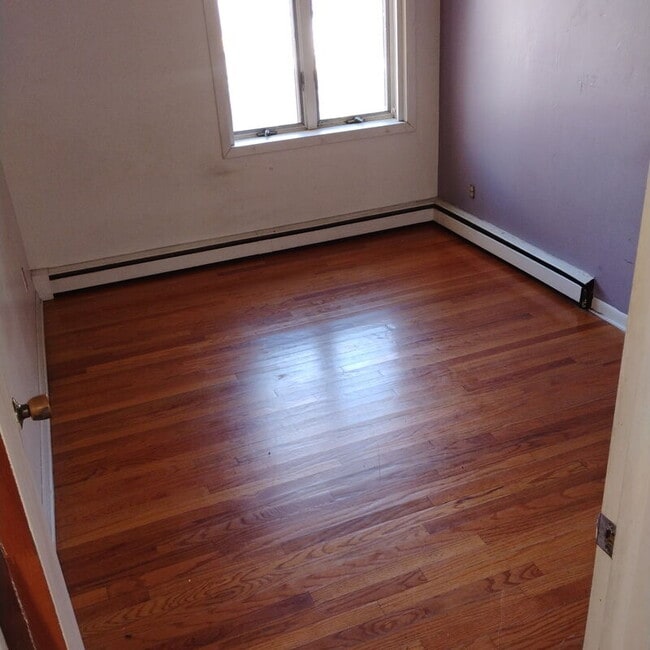 Building Photo - 13 Western Ave