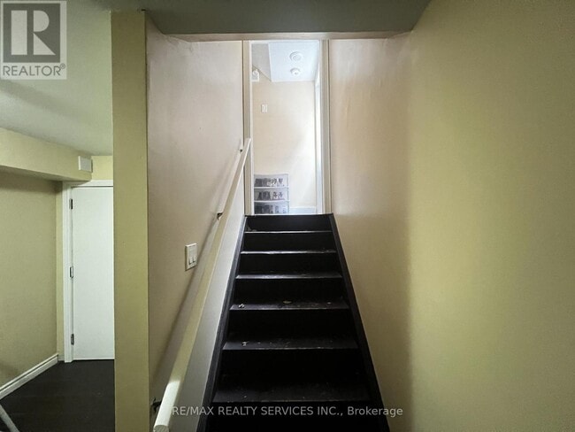 Building Photo - 7 Glengowan St