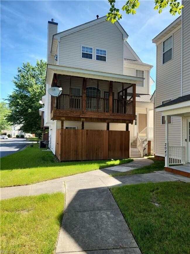 Foto del edificio - 2045 Nicklaus Dr