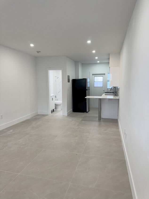 Photo - 300 74th St (Miami Beach, FL)