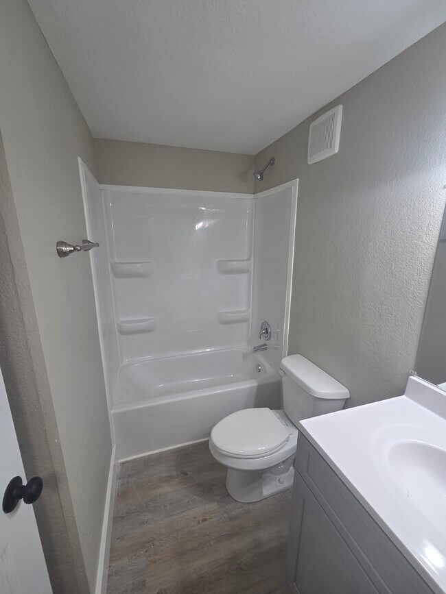Foto del edificio - Holly Park Square Apartments