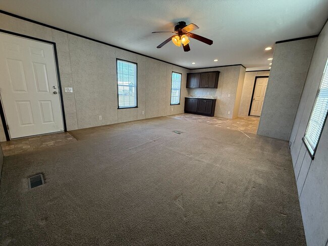 Foto del edificio - 11975 Creekview Ave