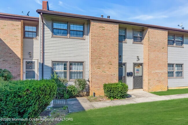 Building Photo - 14 Rebecca Ct