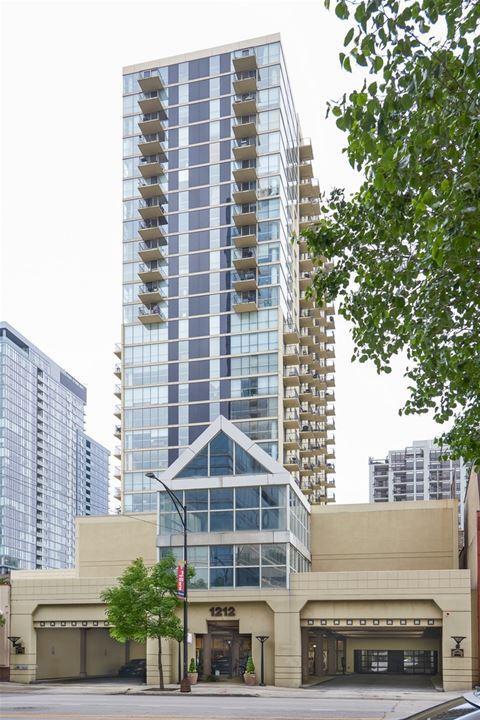 Primary Photo - 1212 N La Salle Dr